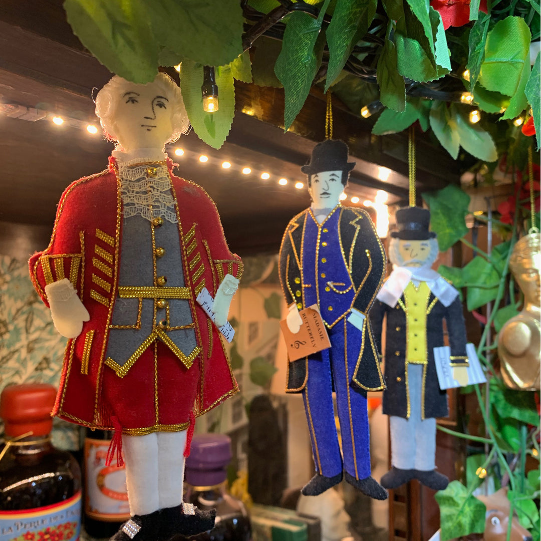 Don't hang around - historical figures are frequenting Scriptum!