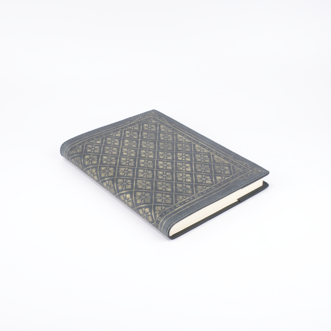 Naila Refillable Journal