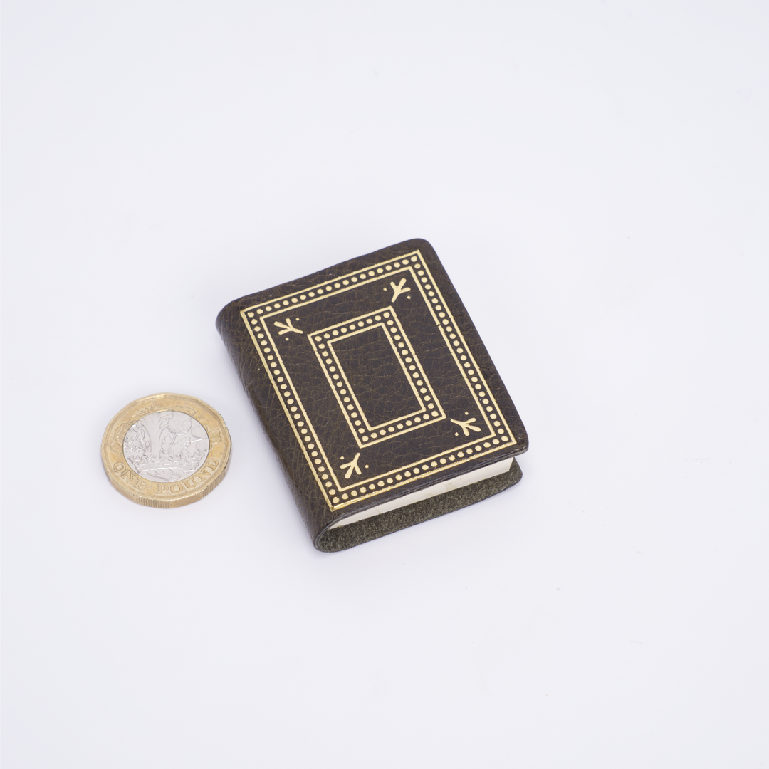 Minuscule Geometric