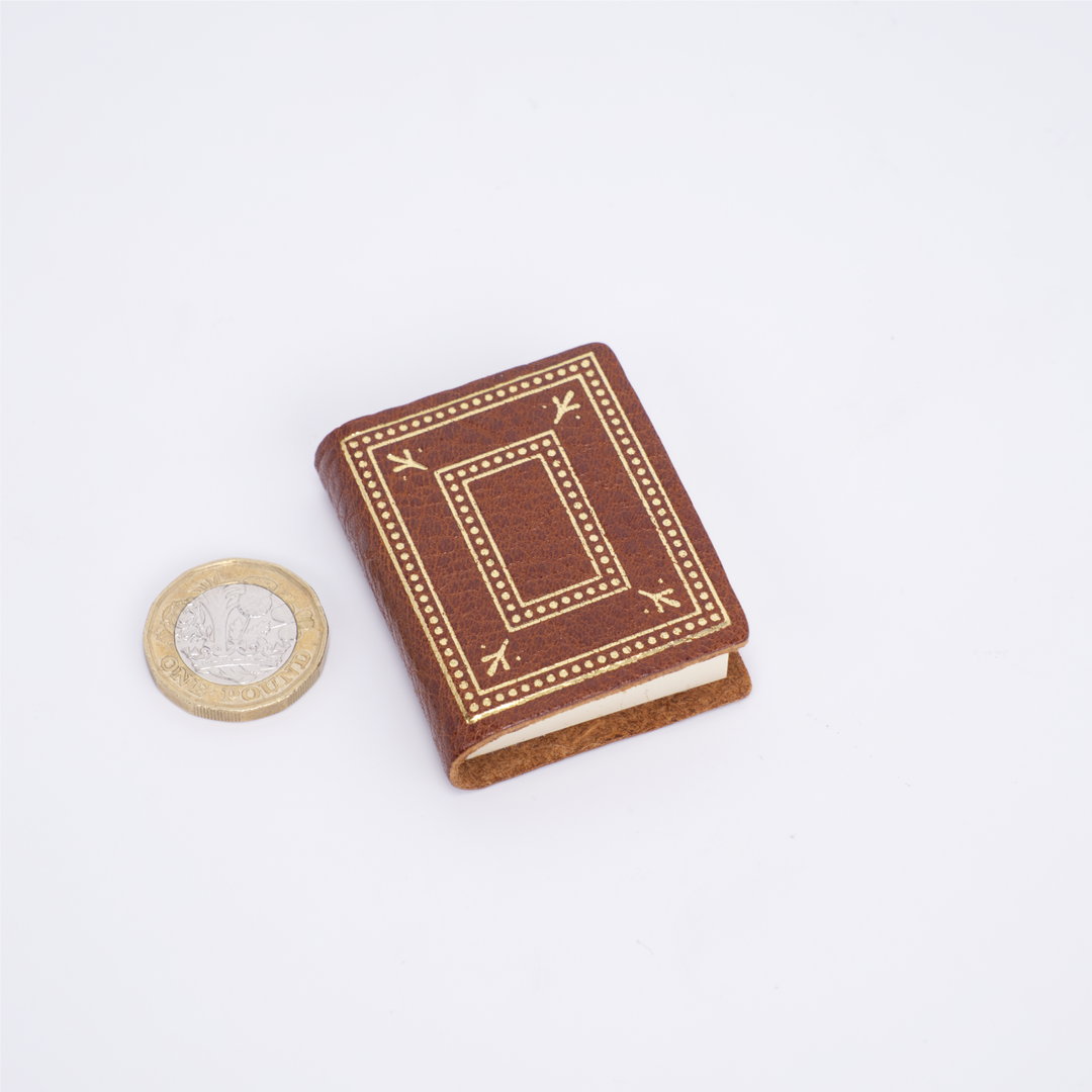 Minuscule Geometric