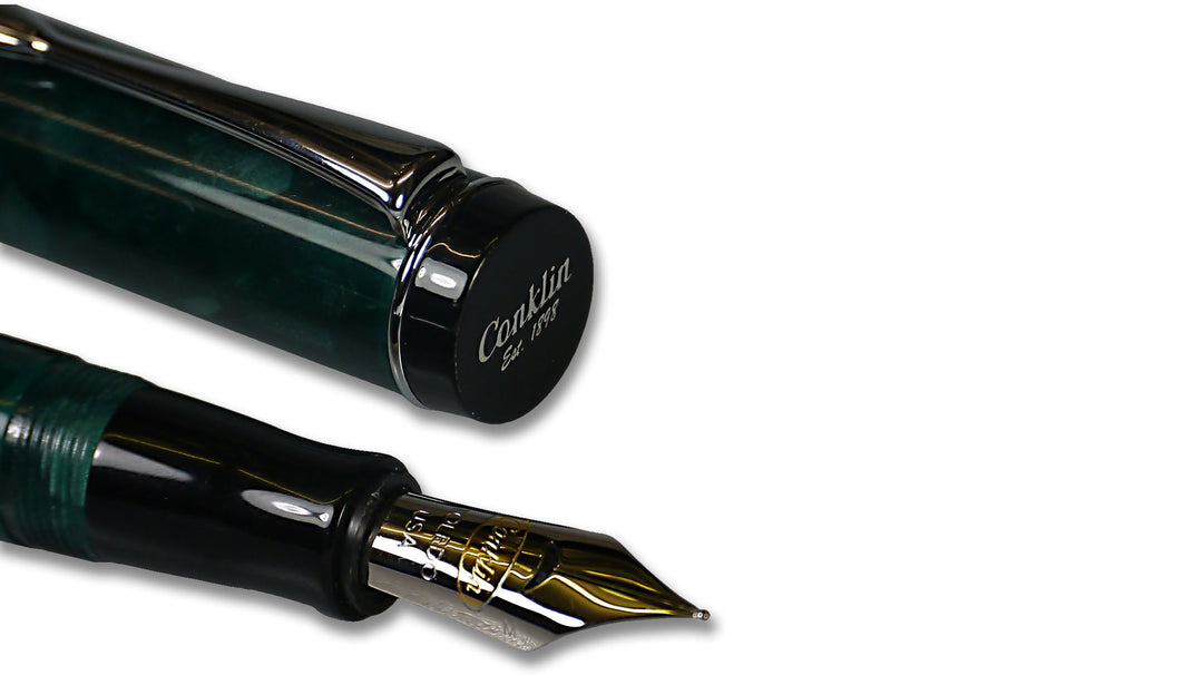Conklin Duragraph Fountain Pen - Forest Green close up